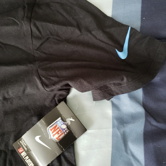 Nike NFL Tennessee Titans T-shirt New with tags - Picture 3 of 4